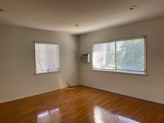 Building Photo - 8561 Colgate Ave