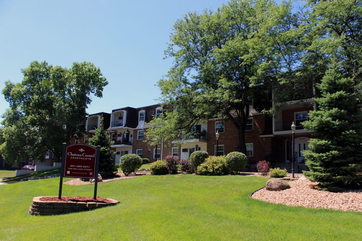 Chateau Carmel Apartments in West Saint Paul, MN