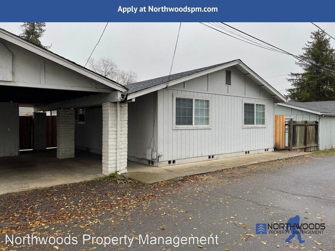 Primary Photo - 3 br, 1 bath House - 19.5 Chestnut