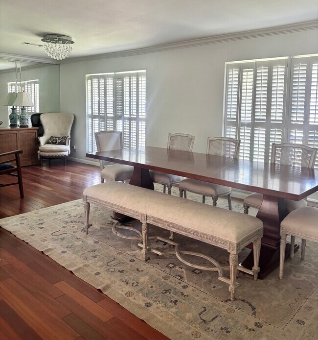 Foto del edificio - 729 Camelot Ln