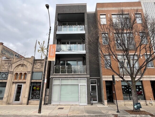 Building Photo - 2054 W Chicago Ave
