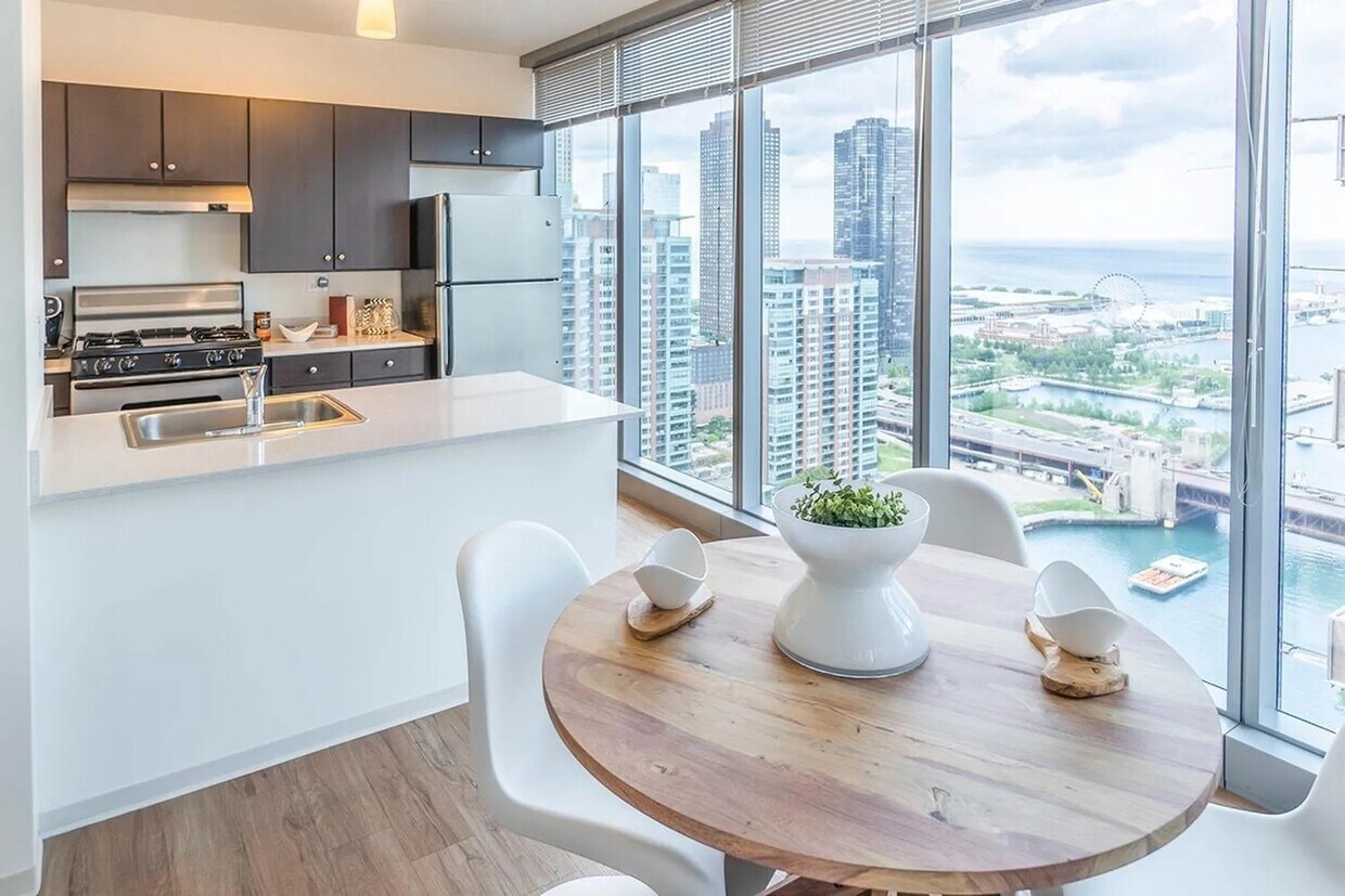 Foto principal - 323 E Wacker Dr