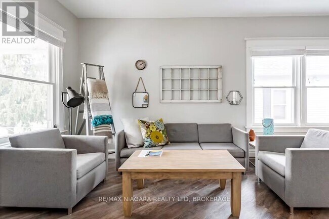 Photo du bâtiment - 5700 Spring St