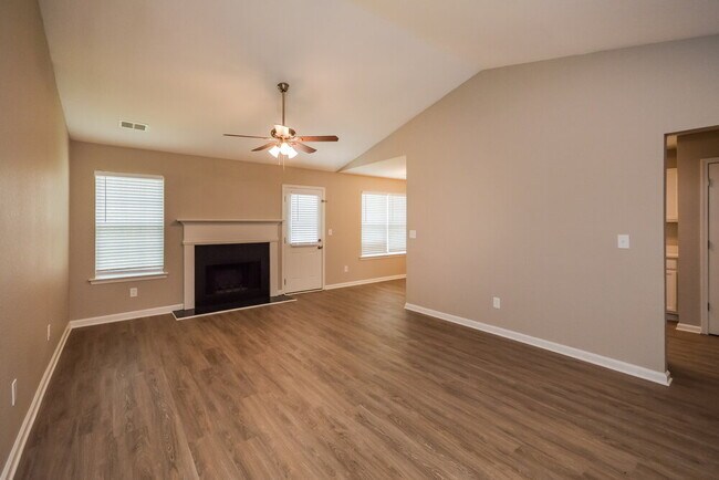 Foto del edificio - 150 Creek Way