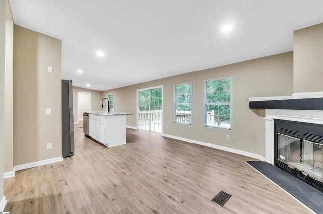 Building Photo - 116 Pine Log Ford Rd