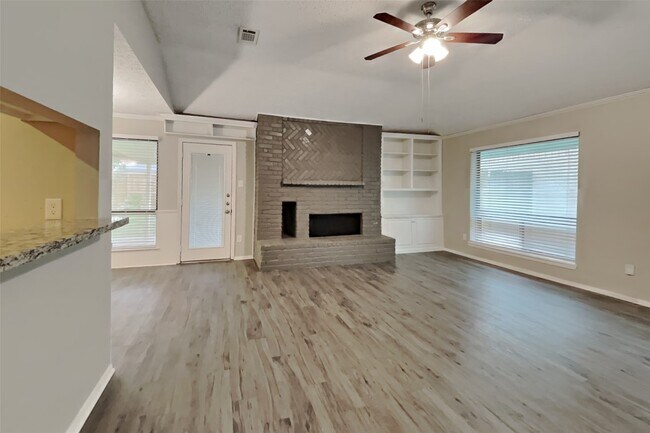 Foto del edificio - 4718 Lost Lake Ln