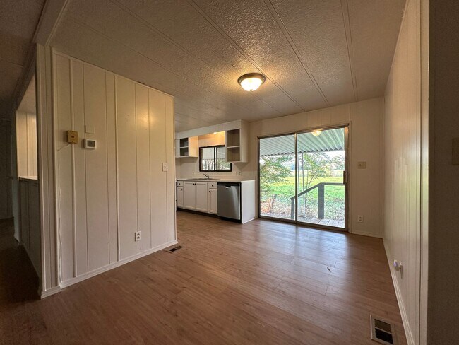 Foto del edificio - 3b, 2b, 1,100sq.ft. - Emmett -  right on payette river!