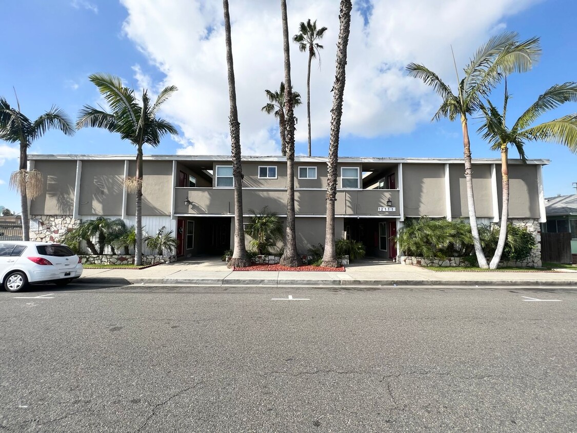 Primary Photo - HAWTHORNE WAY