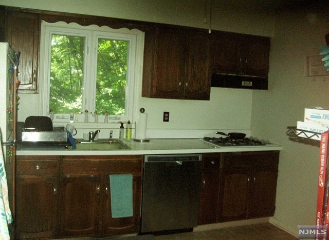 Building Photo - 115 2nd St