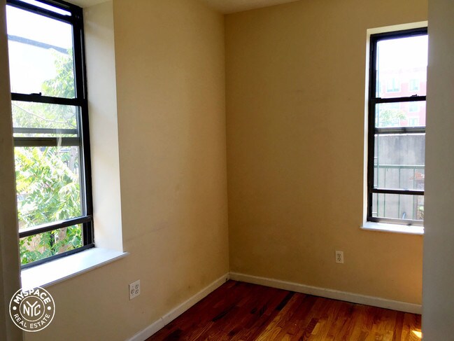 Foto del edificio - 1334 Saint Johns Pl