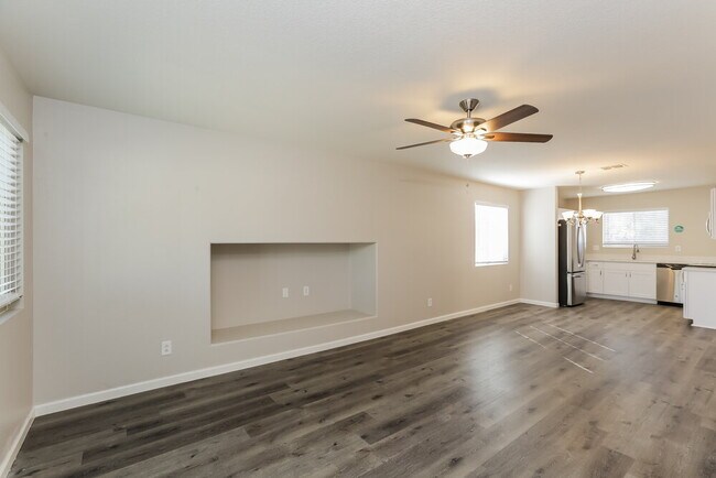 Building Photo - 1074 E Silversmith Trail