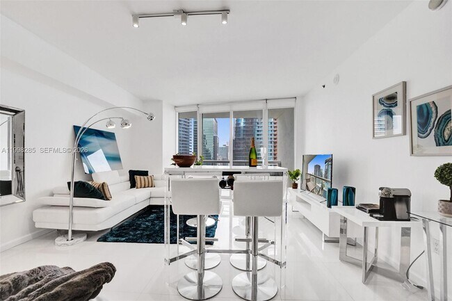 Foto del edificio - 475 Brickell Ave