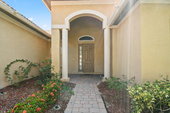 Building Photo - 411 NW Sheffield Cir