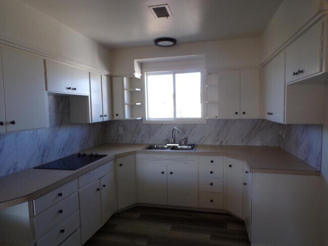 Building Photo - 506 Jefferson