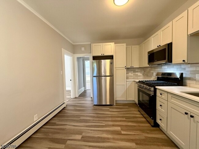 Foto del edificio - 84 Westervelt Pl