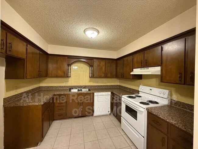 Foto del edificio - 2949 S Dayton Ave