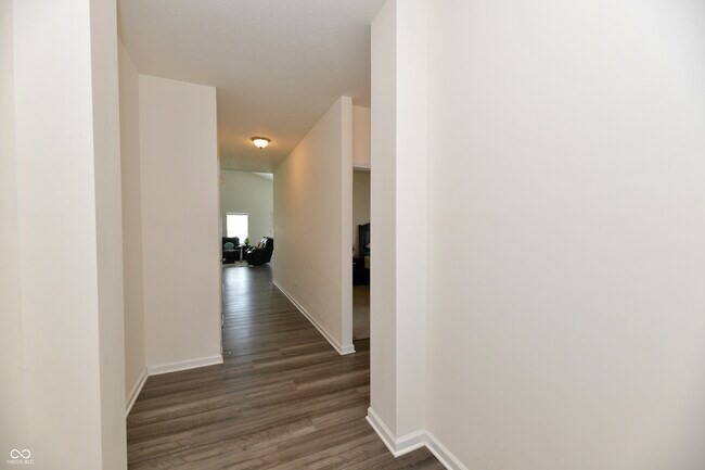 Building Photo - 9683 Pica Dr
