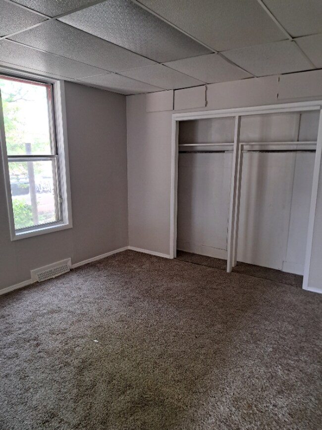 Building Photo - Greenwood Duplex