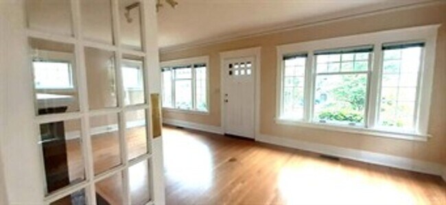 Foto del edificio - 4Bd/1.5Ba Seattle House