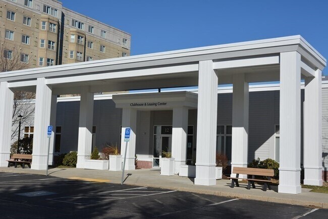 Building Photo - 1 Cityview Ln