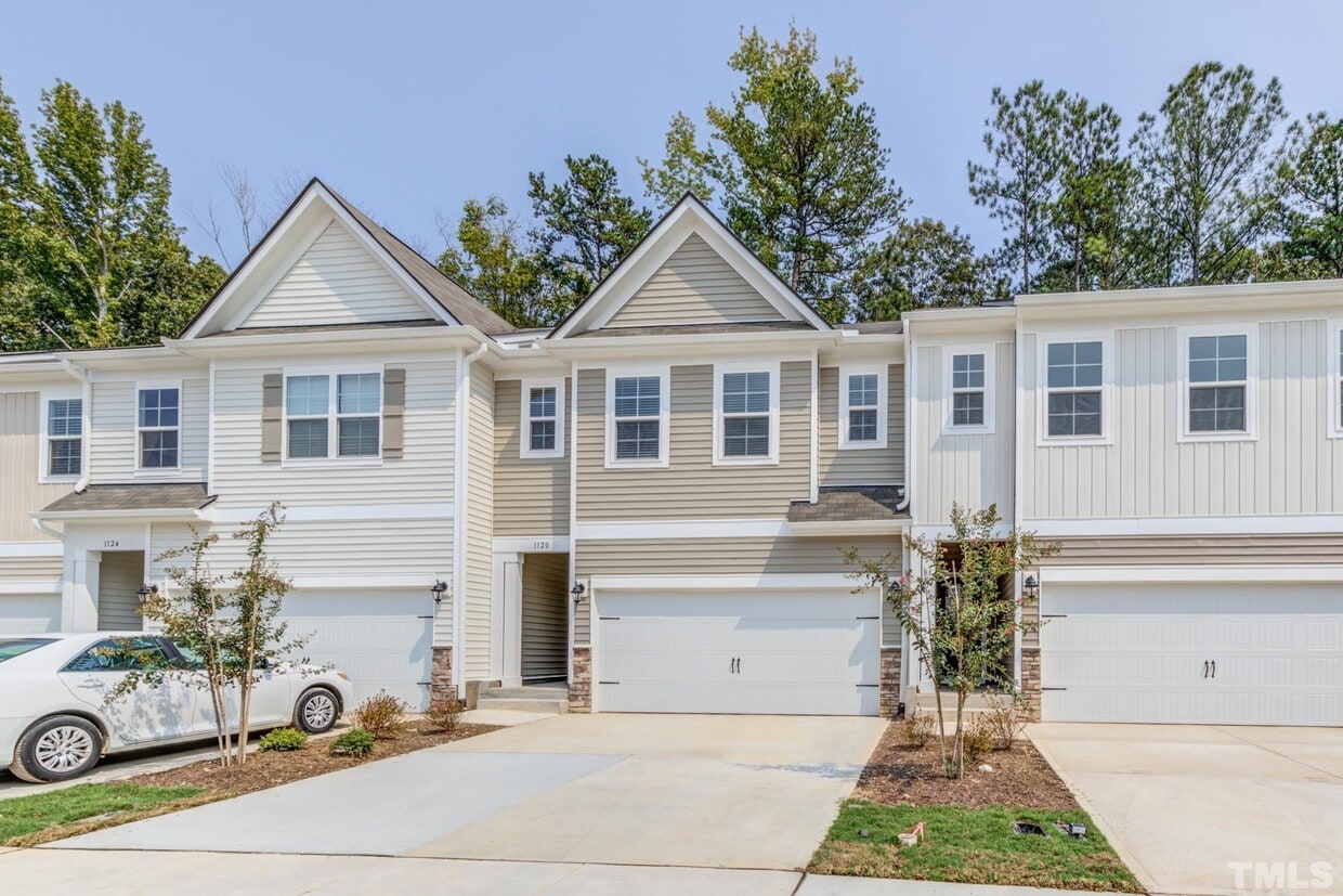 1120 Grenshaw Dr, Morrisville, NC 27560 Townhome Rentals in