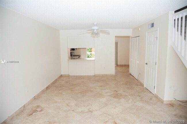 Building Photo - 10115 SW 77th Ct
