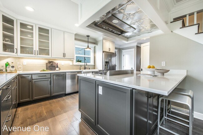 Foto del edificio - 4 br, 2 bath House - 1602 NE 73rd Street