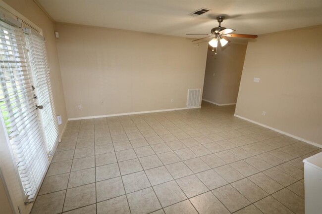 Building Photo - 6115 Birchmont Dr