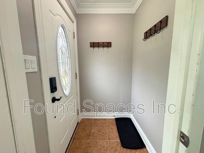 Photo du bâtiment - 494 E 37th St