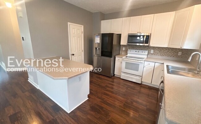 Foto del edificio - 4003 Darby Park Rd