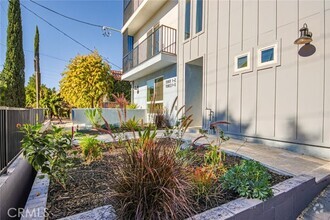 Building Photo - 10801 Kling St