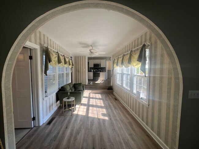 Building Photo - 3 Bedroom Home in Sevierville, Tennessee