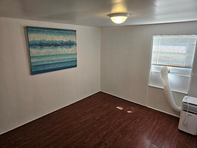 Building Photo - 103 32nd St NW