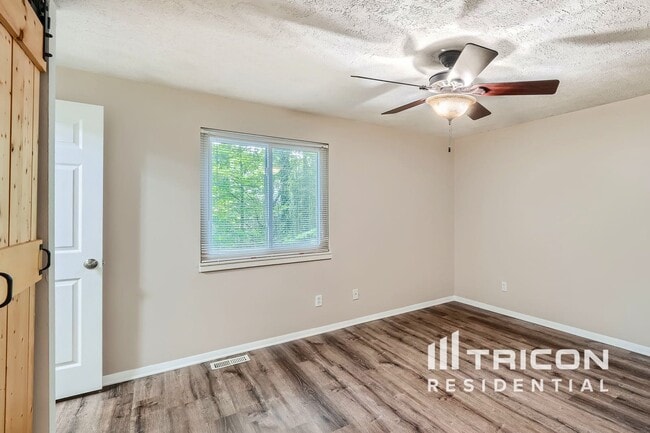 Building Photo - 5909 Chatham Ct NW