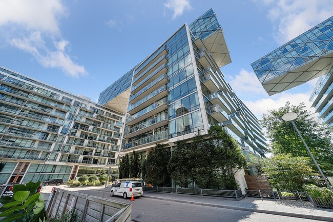 Building Photo - 39 Queens Quay E