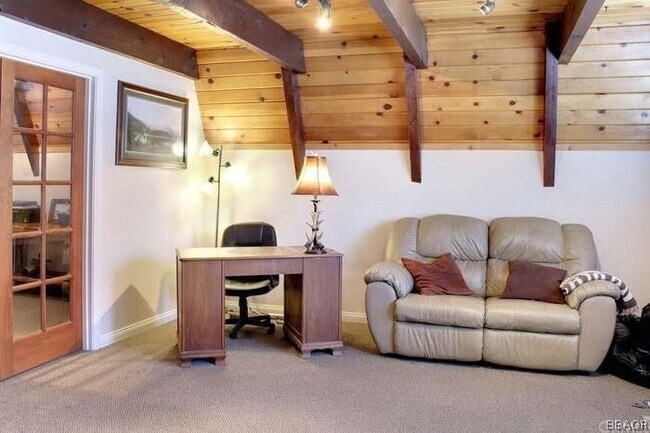 Foto del edificio - 1133 W Big Bear Blvd