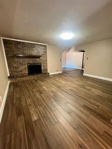 Building Photo - 2205 Laurel Oaks Dr