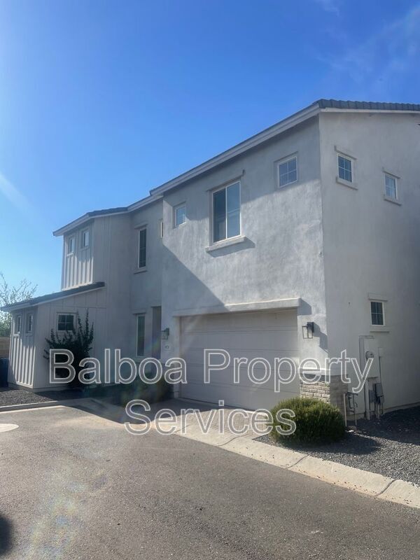 Building Photo - 5528 S Dillon Cir