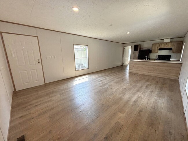 Building Photo - 3212 Plateau Dr