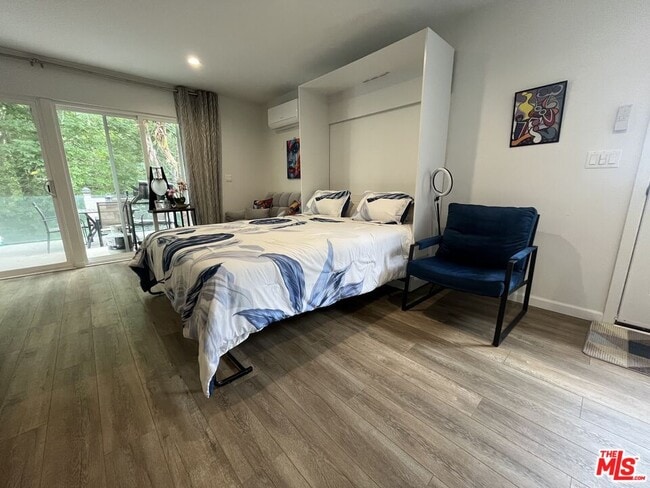 Foto del edificio - 3708 Woodcliff Rd