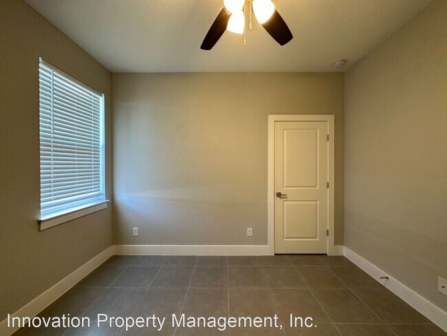 Foto del edificio - 4 br, 2 bath House - 207 Begonia Lane