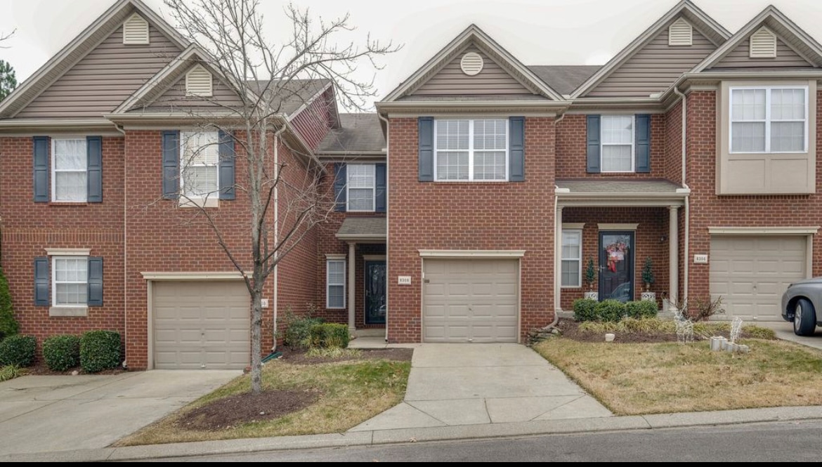 Primary Photo - 8308 Oak Knoll Dr