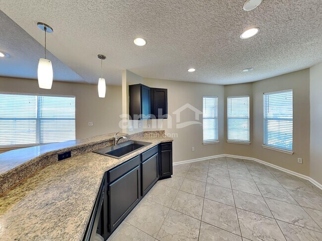 Foto del edificio - 3139 Wavering Ln