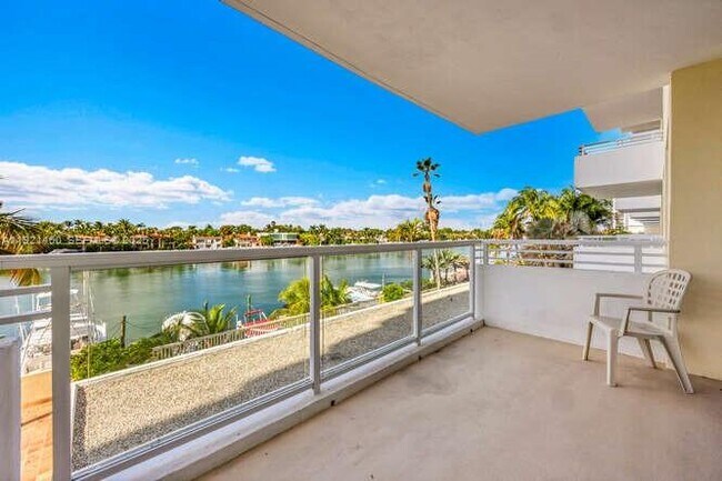 Foto del edificio - 5600 Collins Ave