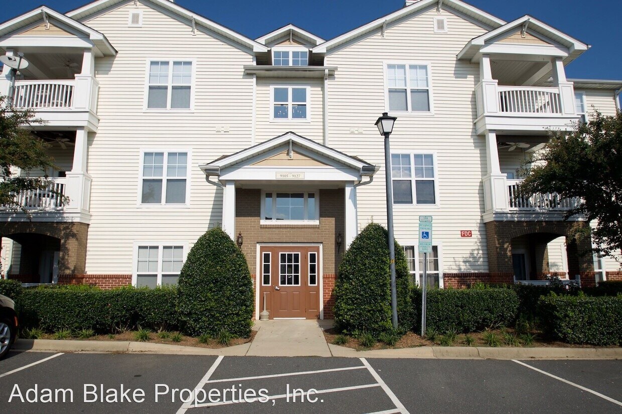 Foto principal - 9121 McDowell Creek Ct