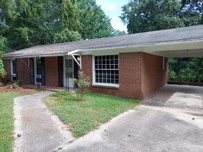 Building Photo - 223 Lakeside Ave