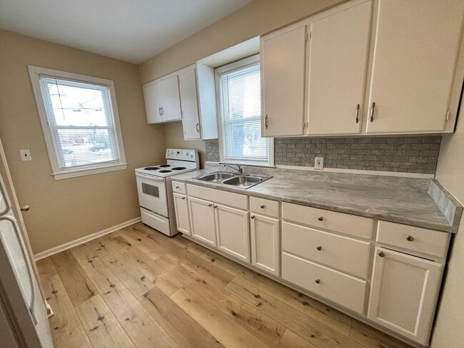 Building Photo - 22517 Petersburg Ave