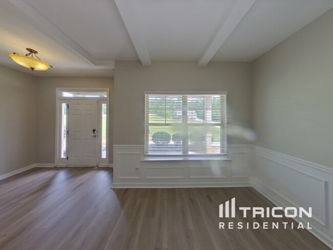 Building Photo - 155 Hickory Hills Dr
