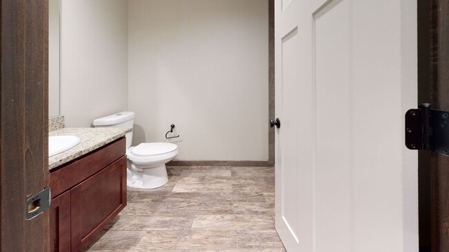 Building Photo - 408-410 SE 8th St