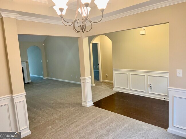 Building Photo - 3925 Spring Ridge Dr